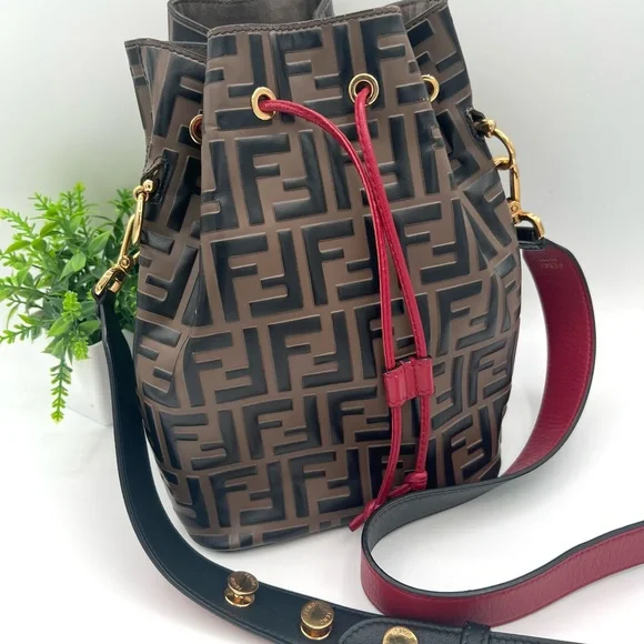 ❗️SOLD❗️Fendi FF Zucca pattern bucket bag 😍❤️ - Picture 1 of 12